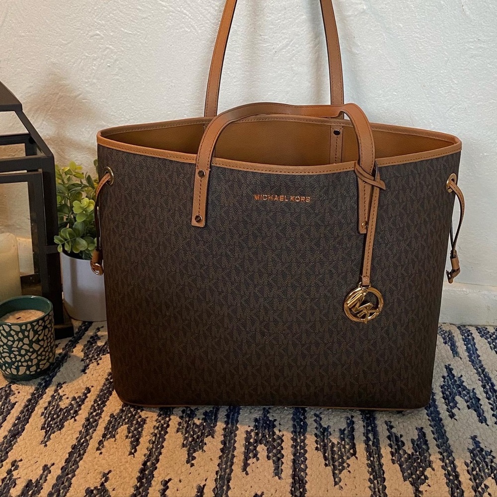 Michael kors tote